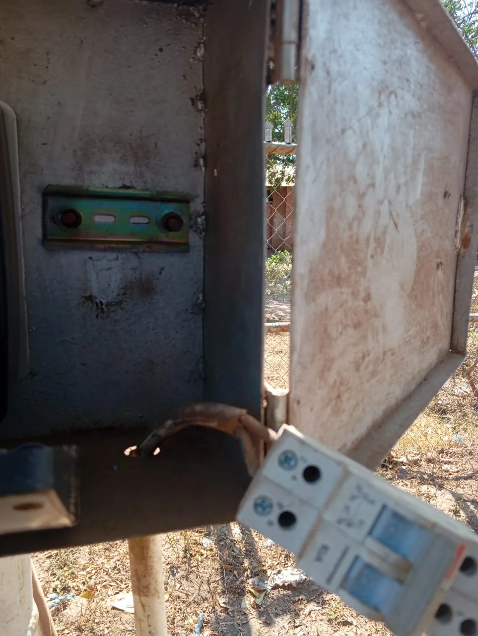 Electrical enclosure and components in BASEDA’s Bereu photograph